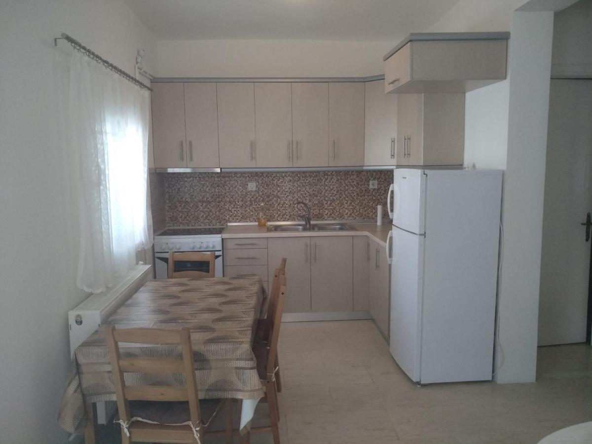 Nikoshouse Apartment Paralia Ofriniou Екстериор снимка